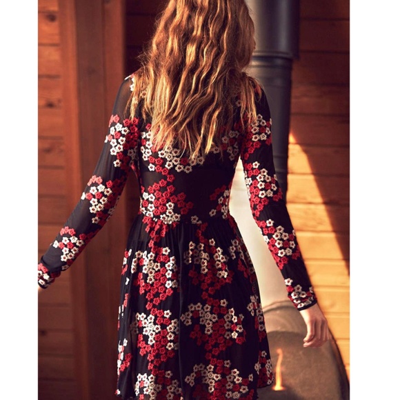 Urban Outfitters Black Lace Floral Dress - Picture 3 of 4